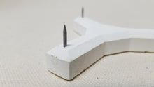 Load image into Gallery viewer, 90 mm (3.5 inch) metal 3-point stilt